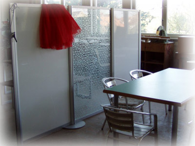 Stellwand R8 mit Glas Raumteiler Look