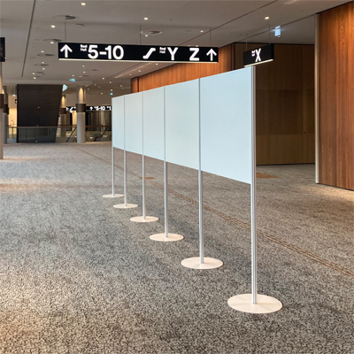 Absperrwand Wahlkabine Posterwand Sytemstellwand Galeriewand Galerie System R8 mit Tellerfuß